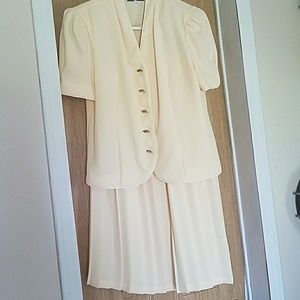 Women's dress suit